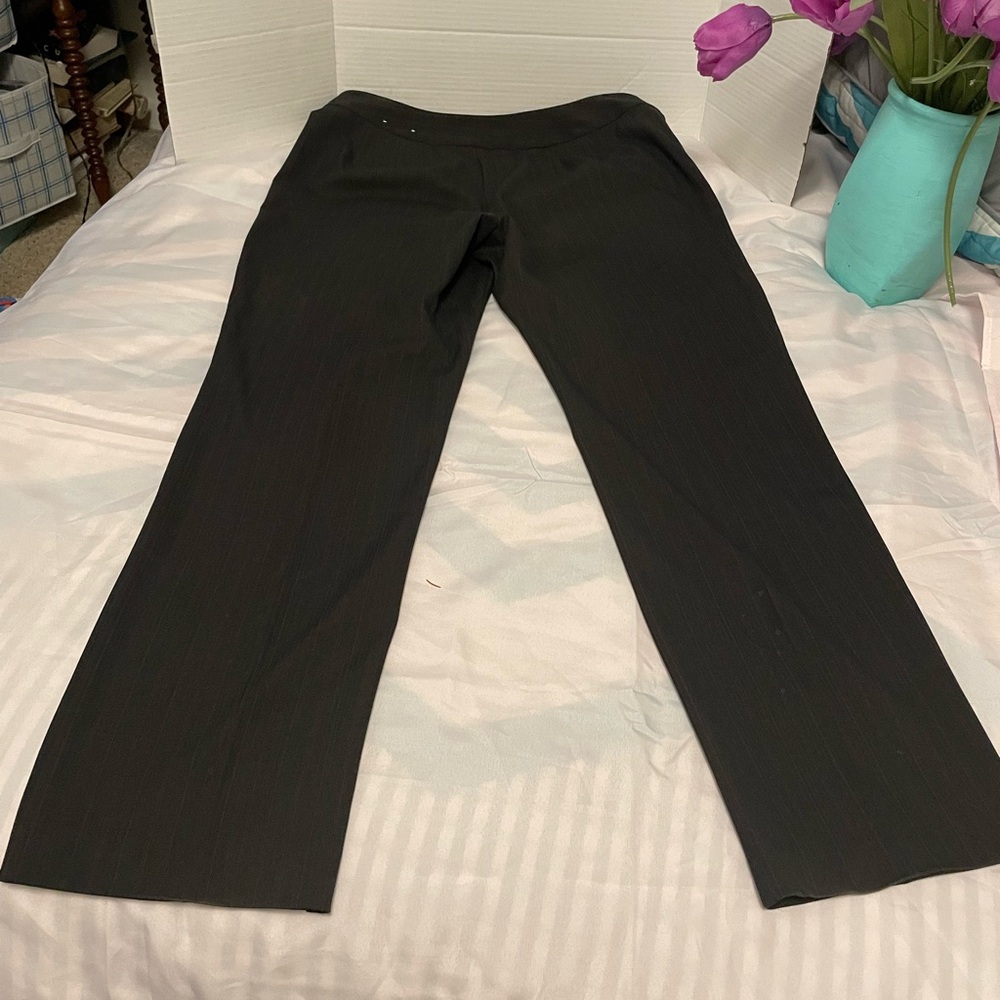 Chicos stove pipe pants pin striped red on dark brown  Size 2
